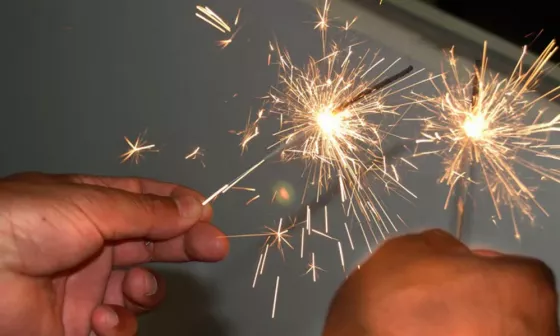 105579-salud-publica-recomienda-extremar-cuidados-en-ninios-para-evitar-quemaduras-durante-las-fiestas