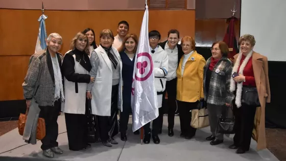 108110-veinte-establecimientos-educativos-saltenios-recibieron-banderas-de-la-paz