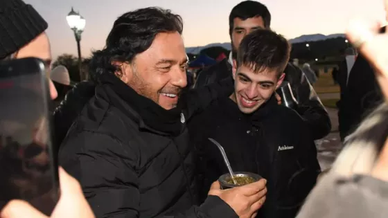 107792-saenz-reafirmo-su-apoyo-a-los-jovenes-emprendedores-en-la-feria-futuros-egresados