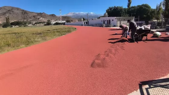 11801-puesta-en-valor-de-la-pista-de-atletismo-de-cachi-se-ejecuta-la-ultima-etapa-de-la-obra