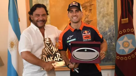 105923-el-gobernador-saenz-recibio-a-luciano-benavides-campeon-saltenio-del-dakar-2026
