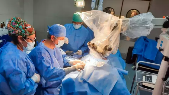 104613-colocaron-implantes-auditivos-a-27-pacientes-en-los-hospitales-papa-francisco-y-materno-infantil