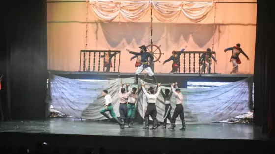 102561-mas-de-mil-personas-ovacionaron-el-estreno-de-guemes-el-musical-en-el-teatro-provincial-de-salta