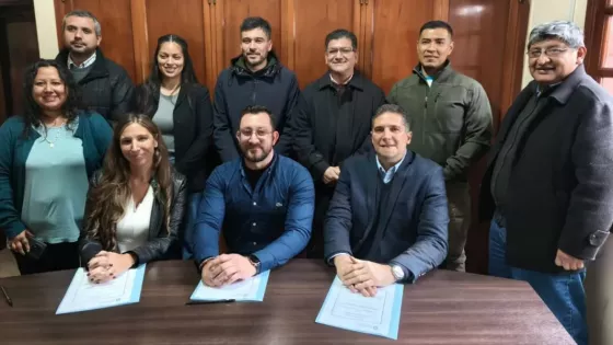 108449-el-gobierno-provincial-firmo-un-convenio-interministerial-para-promover-el-bienestar-y-la-proteccion-de-personas-mayores