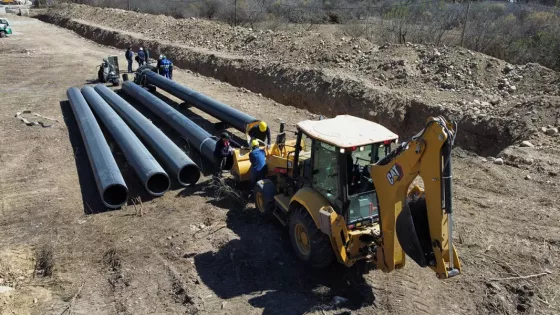103485-aguas-del-norte-trabaja-en-el-recambio-de-160-metros-de-canieria-del-acueducto-norte-a-la-altura-del-rio-vaqueros-1