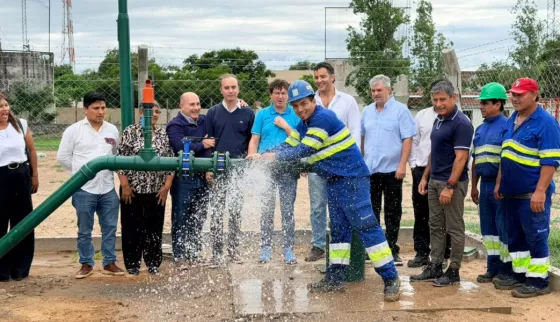 105769-la-provincia-inauguro-una-nueva-fuente-de-abastecimiento-en-general-guemes