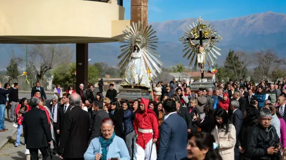 103646-las-imagenes-peregrinas-del-senior-y-la-virgen-del-milagro-visitaron-el-centro-civico-grand-bourg-20250902160052