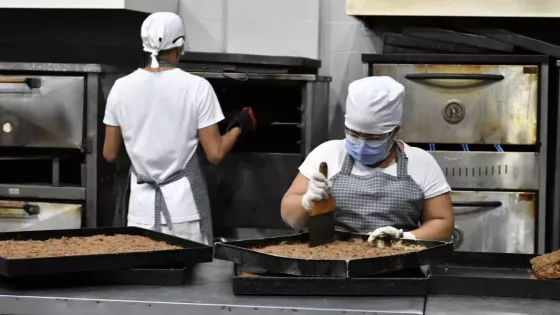 106782-mas-de-180-mil-estudiantes-reciben-asistencia-alimentaria-en-establecimientos-educativos-de-toda-la-provincia