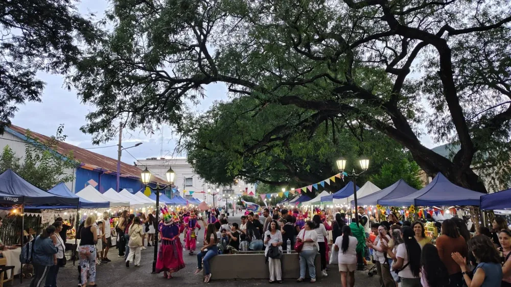 dia-del-artesano-paseo-ameghino-c-1536x864