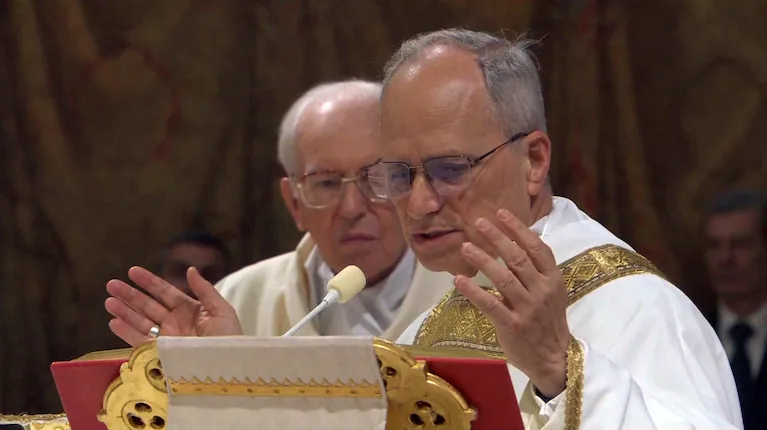 el-papa-leon-xiv-deploro-el-declive-de-la-fe-en-favor-del-dinero-el-poder-o-el-placer-y-llamo-a-la-iglesia-catolica-a-ser-un-faro-que-ilumina-las-noches-del-mundo-foto-captura-de-video-tn-34HKVUK