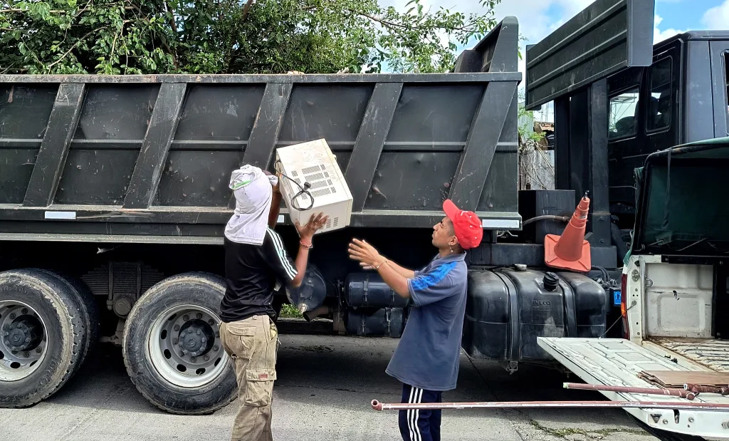 descacharrado-anselmo-rojo-b-1024x619