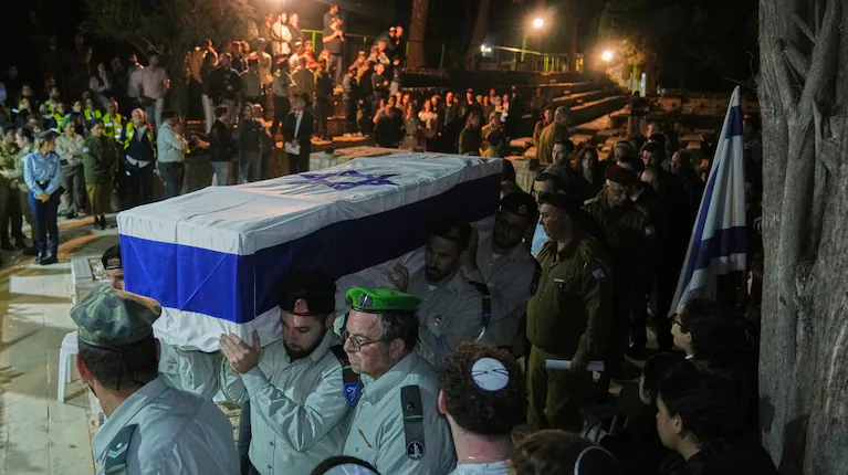 https___thumbs.vodgc.net_1-14-uW229X1760737609612-1760739757