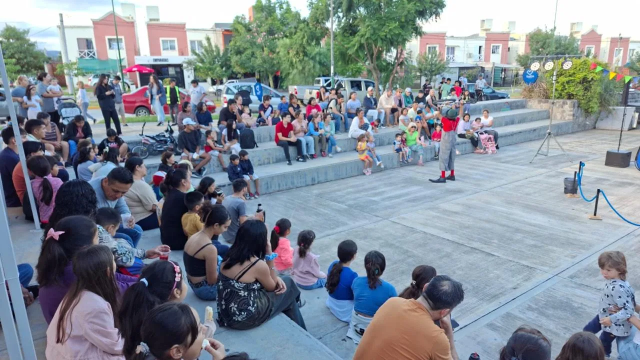 5circo-payasa-perengana-huaico