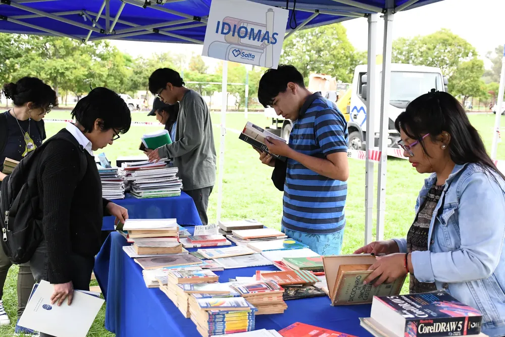 suelta-de-libros-unsa-5-jpg