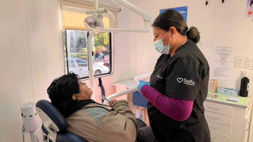 dia-de-la-salud-de-las-encias-2-1024x576