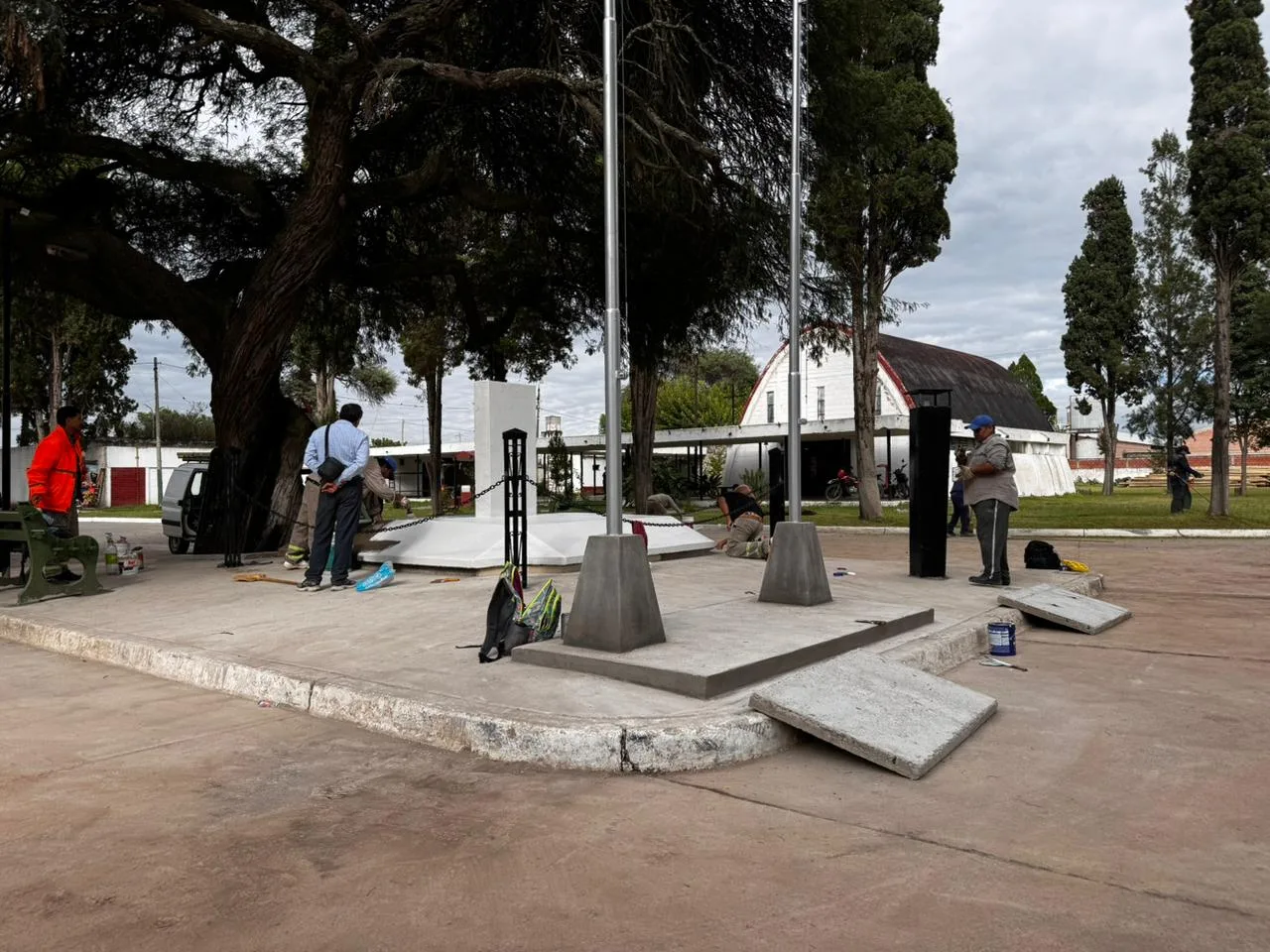 ultiman-detalles-del-monolito-1