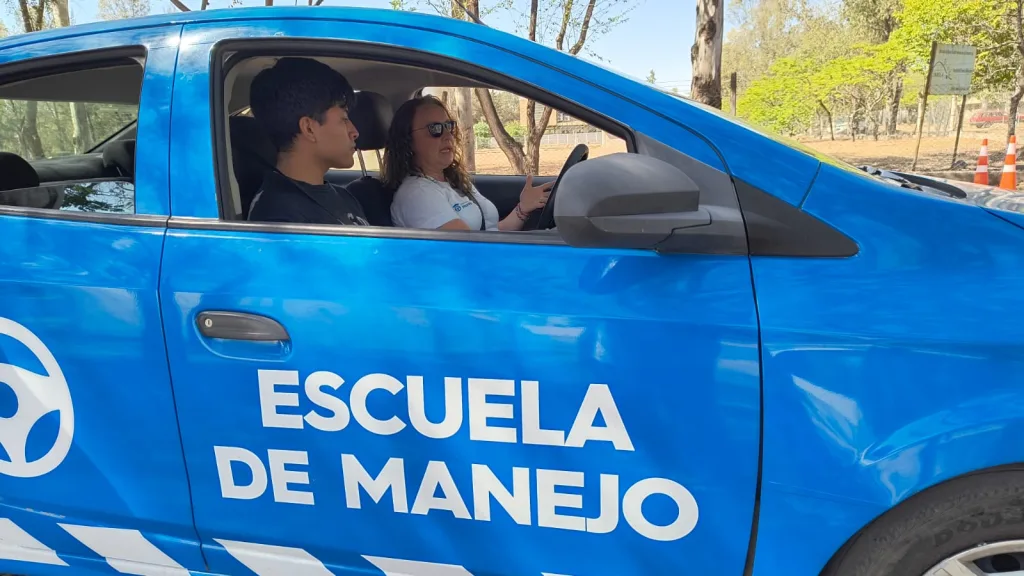 escuela-de-manejo-en-unsa-5-1024x576