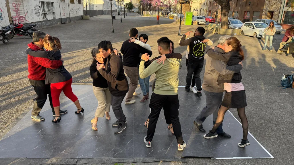 10milonga-itinerante-paseo-ameghino-1-1024x576
