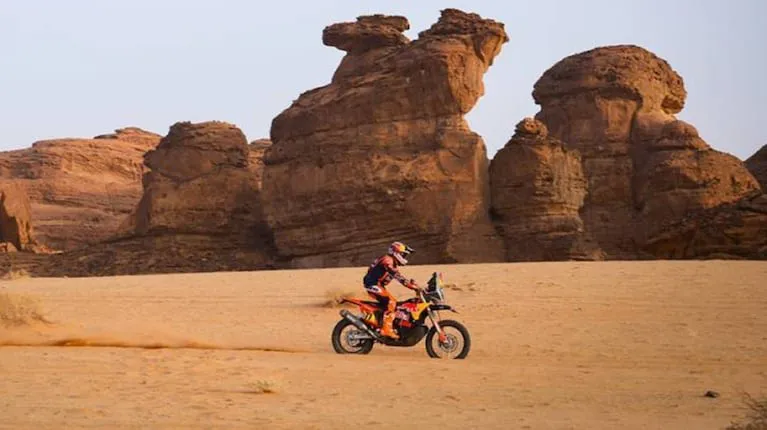 benavides-logro-la-victoria-en-la-quinta-etapa-del-dakar-2026-foto-dakarcom-ZUXSYMVFOBEK5ABOJ2ZPFWQYQ4