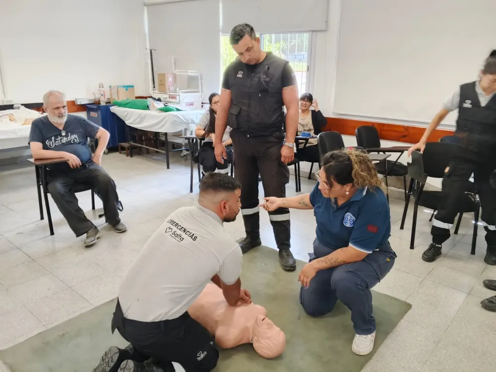 capacitacion-rcp-a-personal-municipal-2-1536x1152