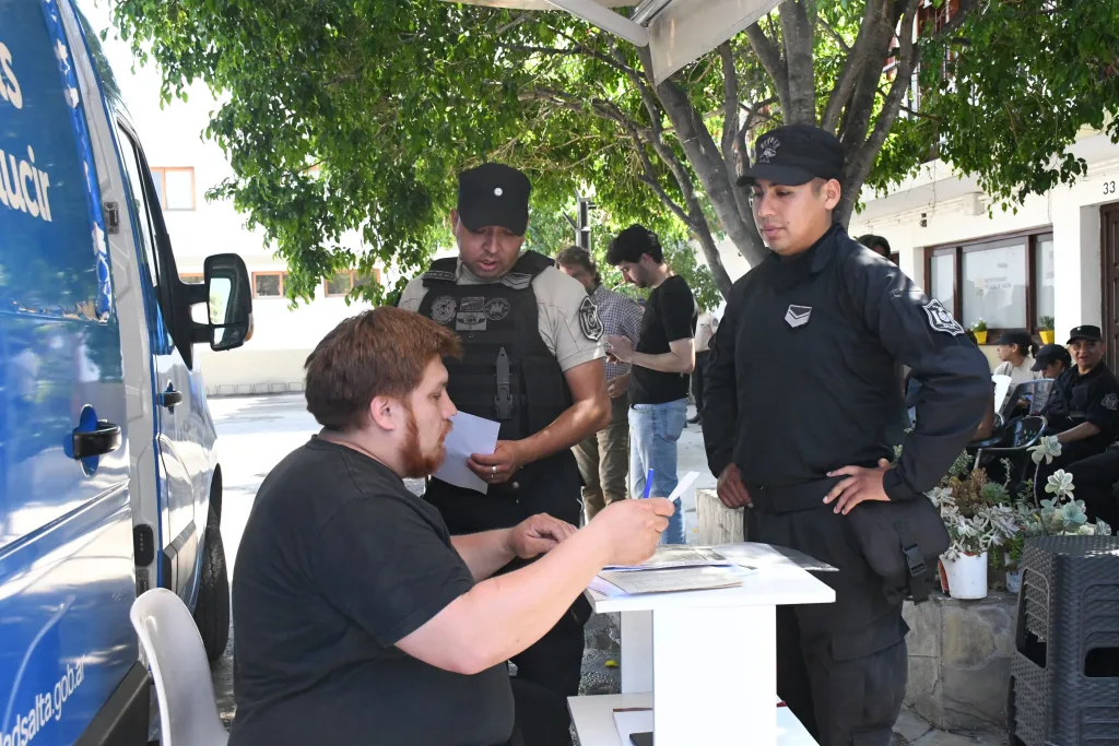 movil-de-licencias-central-de-policia-2-1024x683