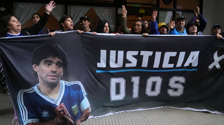 el-juicio-por-la-muerte-de-maradona-fue-anulado-foto-tn-AB32XGUQLZH6BEK3NCXVUK654Q