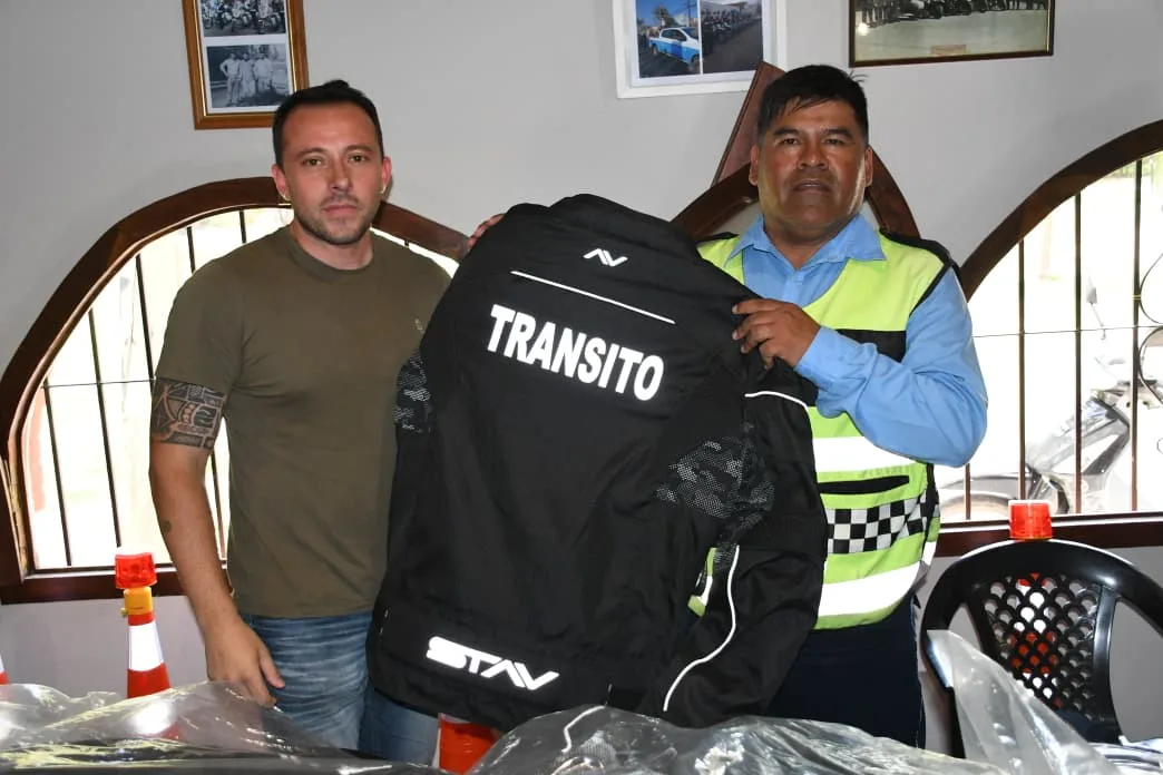 entrega-de-equipamiento-para-personal-de-transito-4