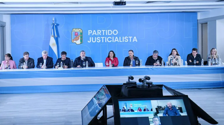 los-gobernadores-peronistas-se-reunen-en-la-sede-del-pj-en-respaldo-a-cristina-kirchner-foto-pj-FXDVJ5CFCVCXFD6QRUYWX4CAB4