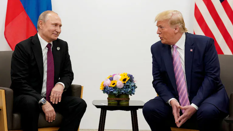 vladimir-putin-y-donald-trump-durante-la-cumbre-del-g20-en-osaka-en-2018-foto-de-archivo-reuters-TQHXQRLRZFG6LDFAWV3NULOXAA