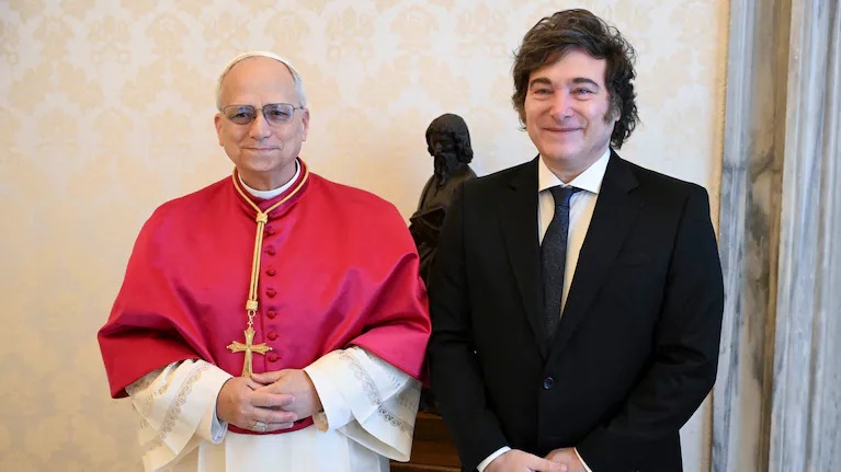 milei-invito-al-sumo-pontifice-a-la-argentina-foto-afpvatican-mediamario-tomassetti-NRIKD7FWBJGZFCKCK2D47DCKLQ