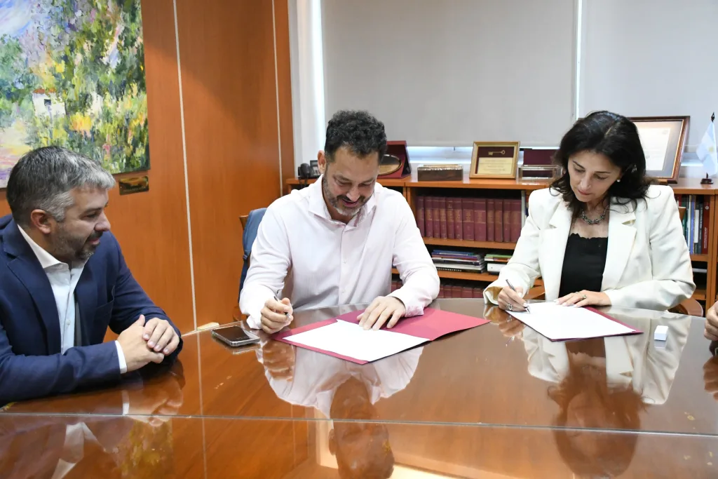 convenio-muni-y-corte-de-justicia-1-1024x683