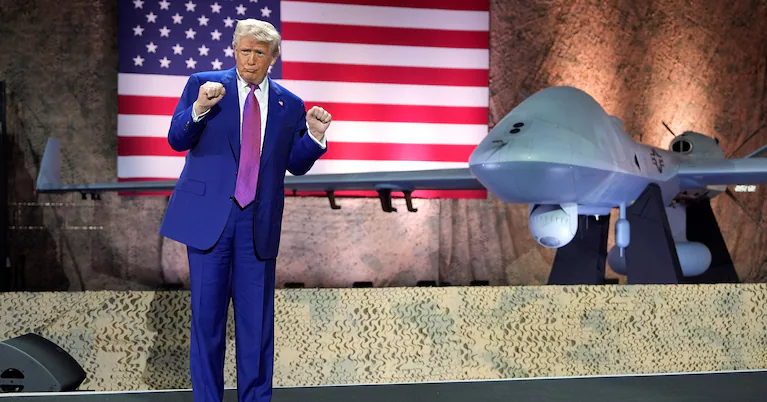 donald-trump-en-un-visita-a-la-base-aerea-de-al-udeid-air-base-en-2025-fuente-ap-alex-brandon-4IDA6MI7UFESJM5QDD5Z5GRDUA