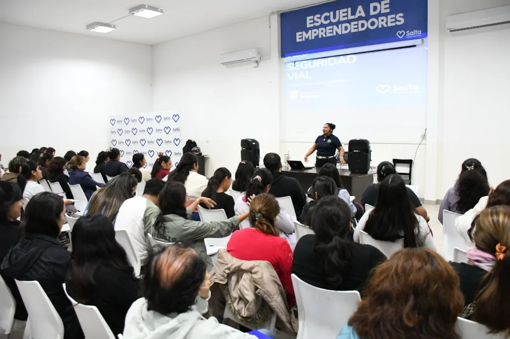escuela-manejo-teoria-2-1024x682
