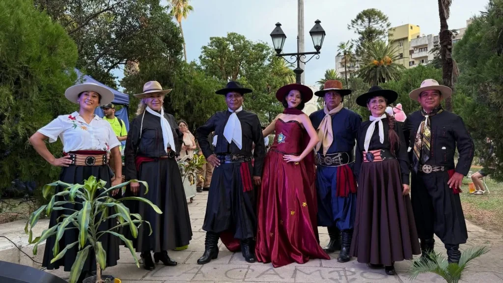 2archivo-desfle-plaza-guemes-1024x576