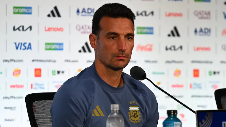 scaloni-habla-en-conferencia-de-prensa-en-la-previa-al-encuentro-ante-jordania-foto-prensa-afa-JZTXEDXZTJHRPLRMFM7OTHHS2M