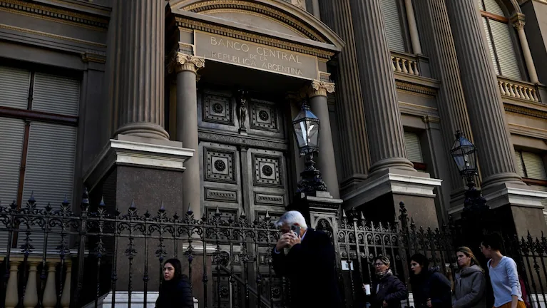 el-banco-central-foto-luis-robayo-afp-BDWDQMZCF5DULEFGNNLHQPU644