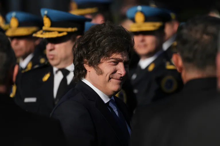 javier-milei-firmara-cuatro-decretos-que-reforman-las-fuerzas-federales-foto-aprodrigo-abd-SQOAG7E3BXJJRKCVVEJWUWOTPA