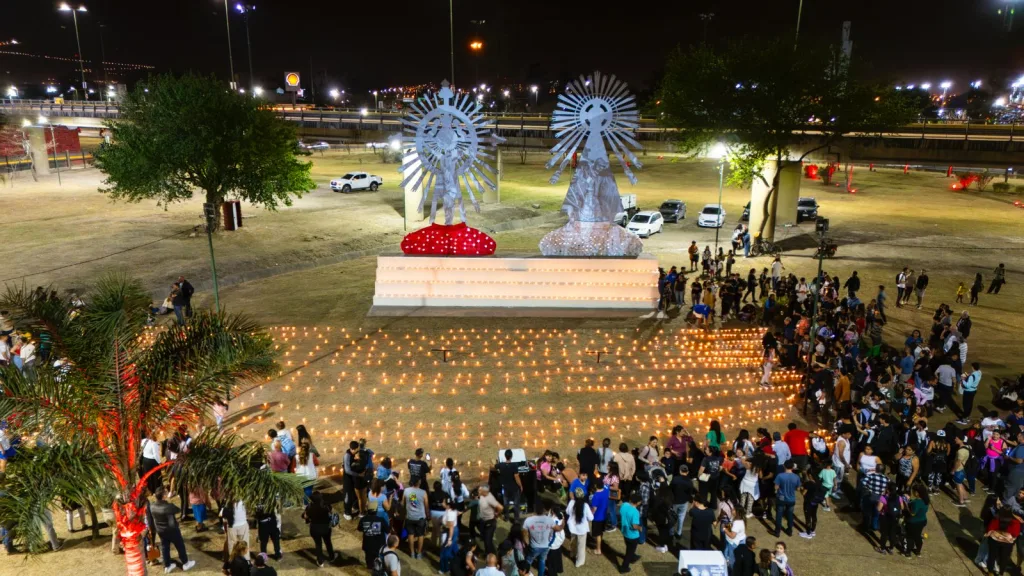encendido-velas-rotonda-del-peregrino-1-1024x576