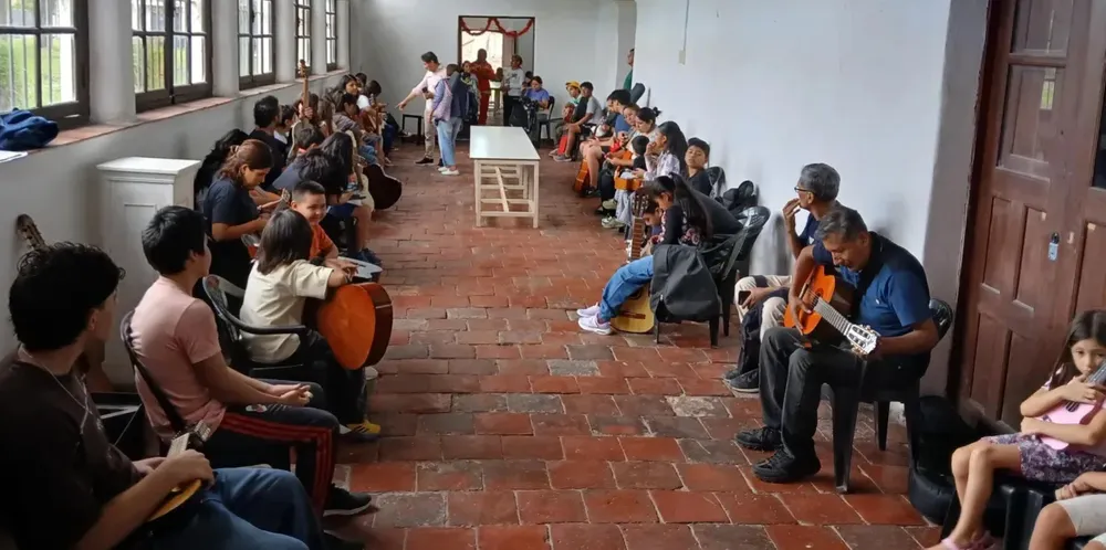 2foto-inicio-de-talleres-artisticos-de-verano-1-1536x864