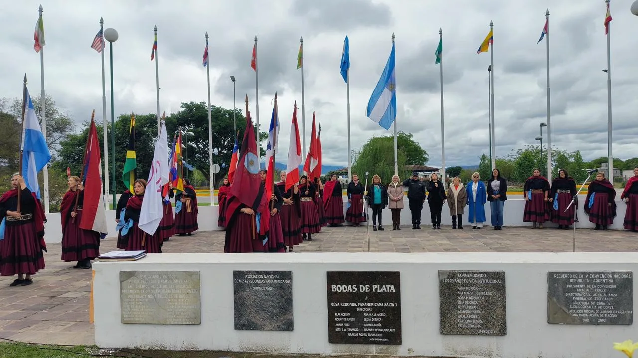 1acto-mesa-redonda-panamericana-salta-1