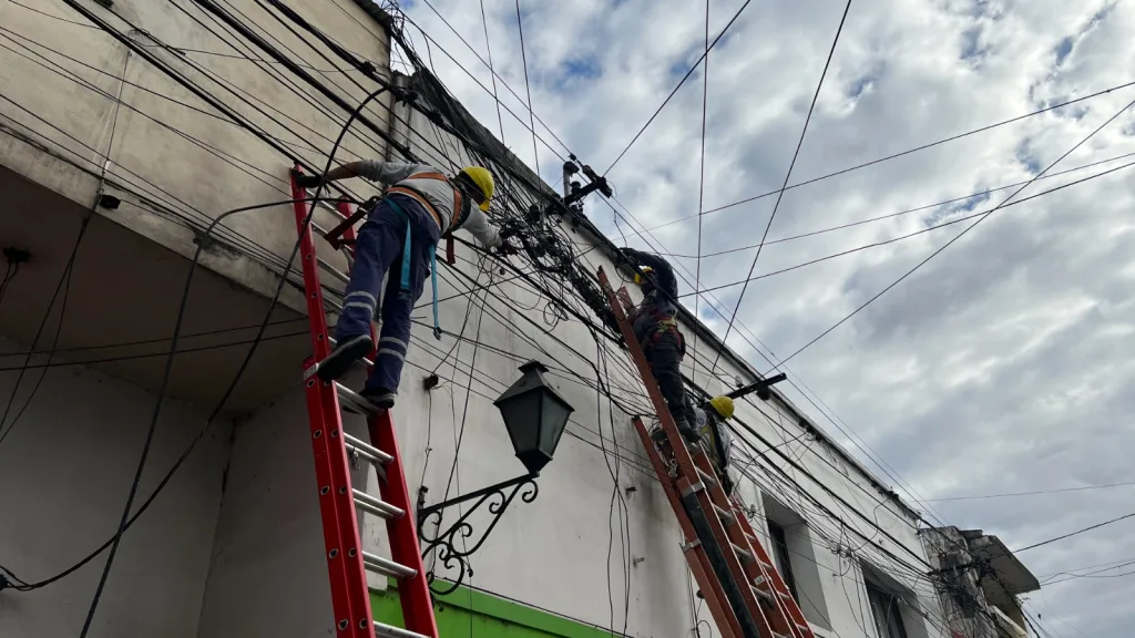 retiro-de-cables-en-pellegrini-desde-urquiza-a-alvarado-5-1024x576