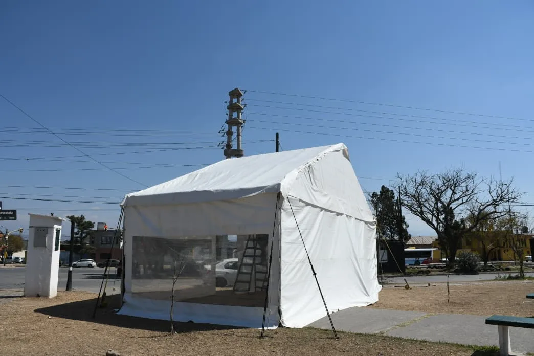 carpa-blanca-del-peregrino-6