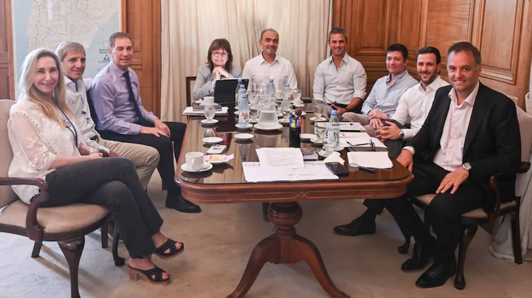 el-gobierno-reune-el-lunes-a-la-mesa-politica-para-afinar-la-estrategia-legislativa-por-cuatro-votaciones-clave-en-el-congreso-foto-presidencia-UQTDUXQKP5GK3I3HD2HNRX2WFY