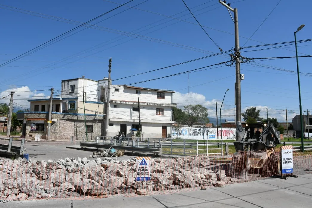 demolicion-de-calle-en-avenida-ypf-y-constitucion-5