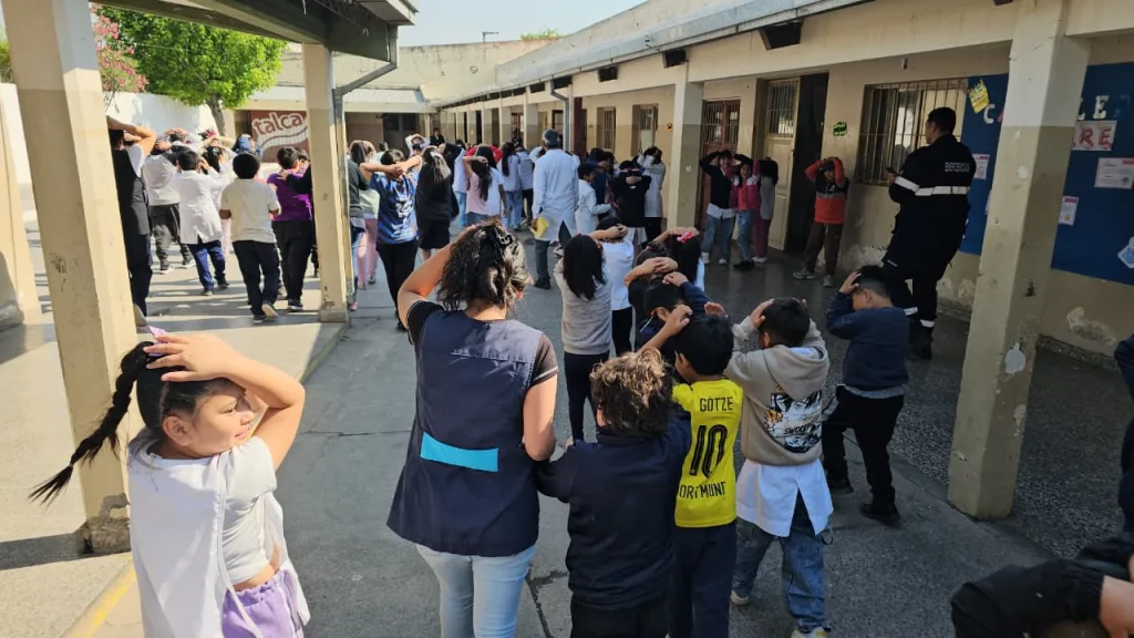 simulacro-escuela-sismo-1-1024x576