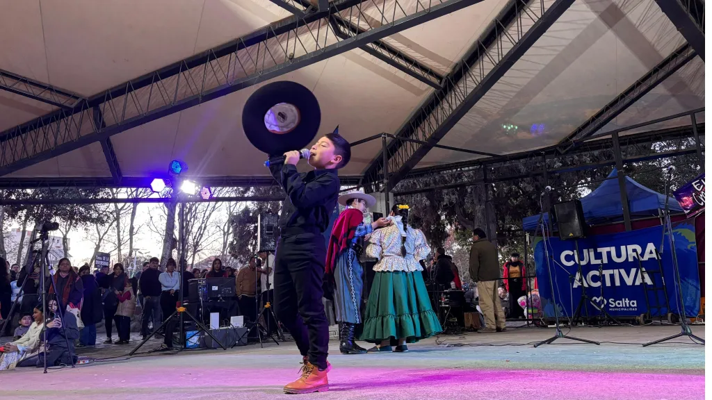 foto-archivo-cantando-en-anfi-1-1-1024x576