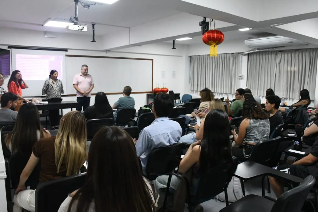 encuentro-estudiantes-clase-ucasal-2