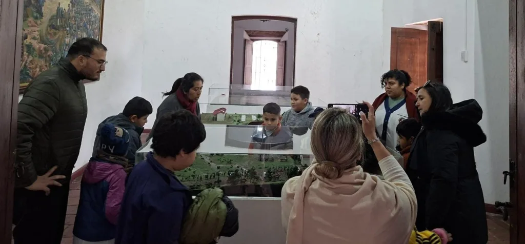 visita-casona-escuela-de-educacion-especial-2-1024x476